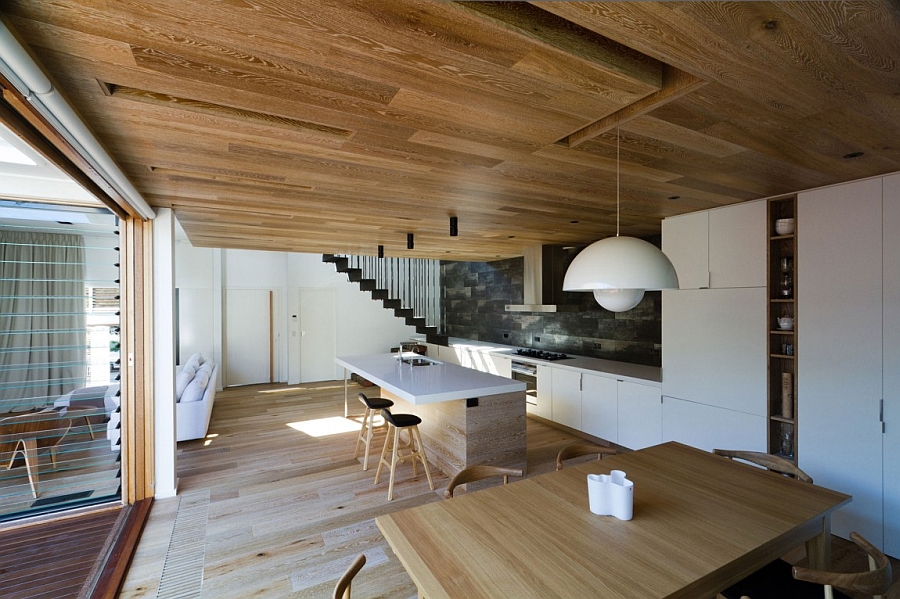 Elegant use of pendant lighting in the dining area