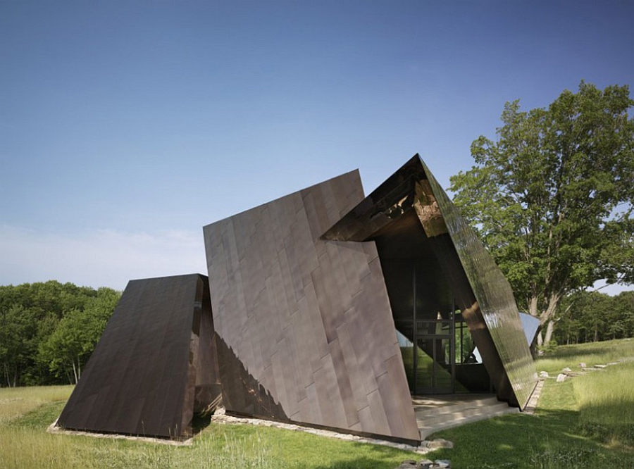 Exterior of the Daniel Libeskind 18.36.54 House