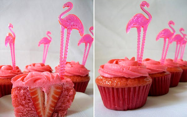 Flamingo cupcakes are the perfect summer party dessert