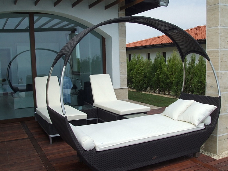 Gift your urban patio a stylish, contemporary canopy outdoor bed this summer