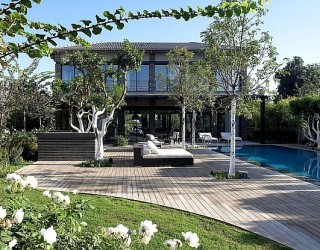 Classic Meets Contemporary At This Gorgeous Home In Ramat HaSharon