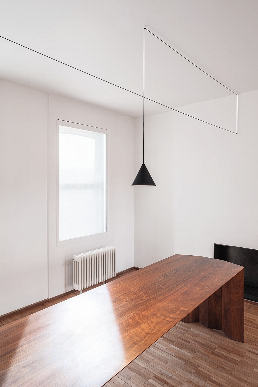 Minimal and contemporary design of the String Light