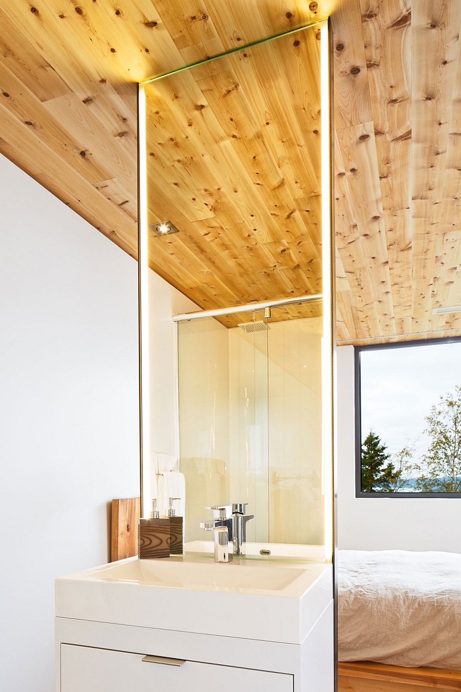 Modern bathroom with wooden panel ceiling