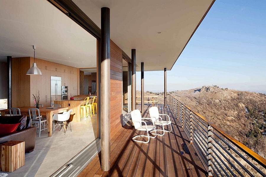 Open floor living area connected with the outdoors