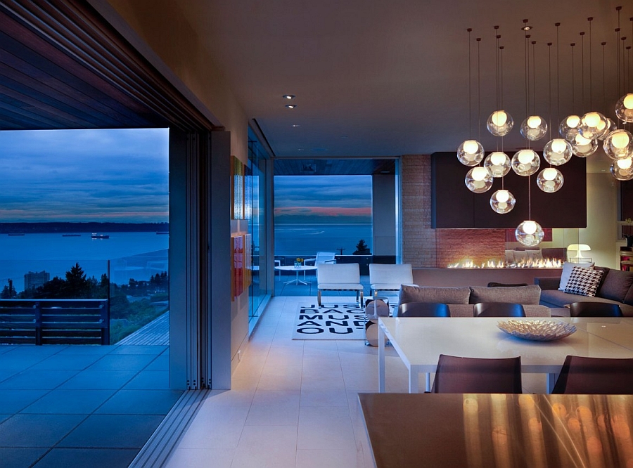 Open interior that places emphasis on the views outside