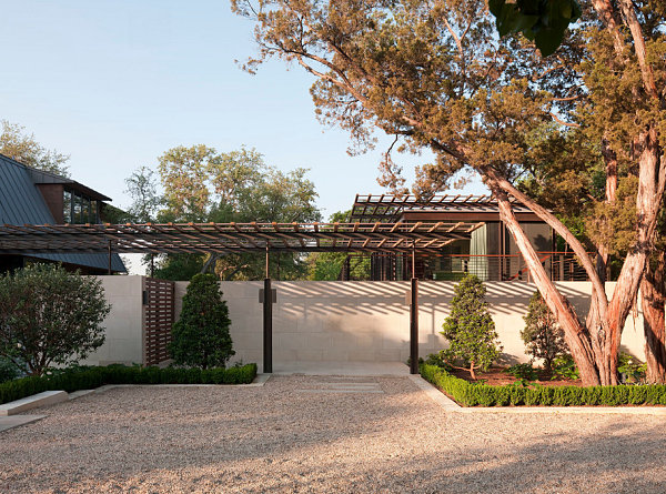 Overhead trellis in a contemporary outdoor space