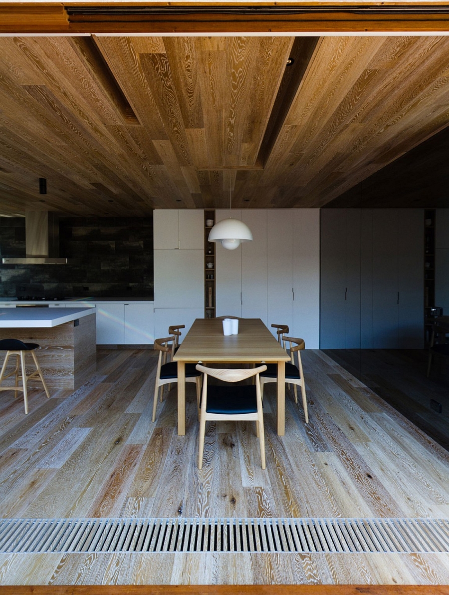 Simple and stylish dinng space that compliments the kitchen