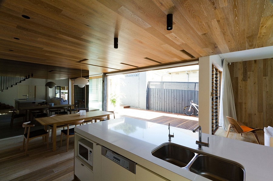 Sleek and smart kitchen island with twin sinks