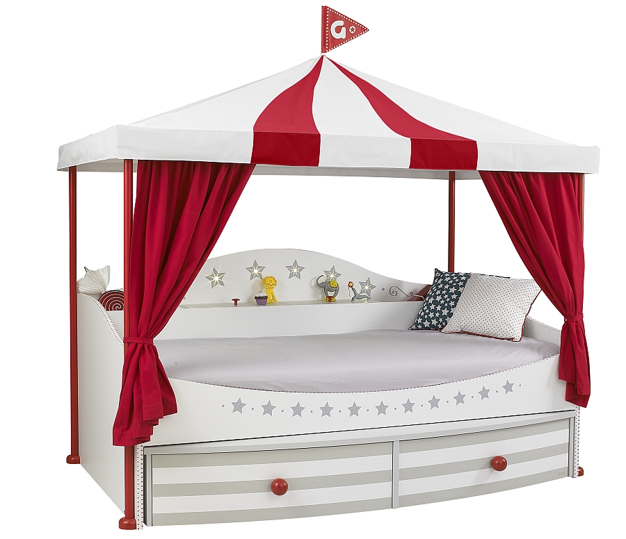 A closer look at the gorgeous Piccadilly bed in white and red
