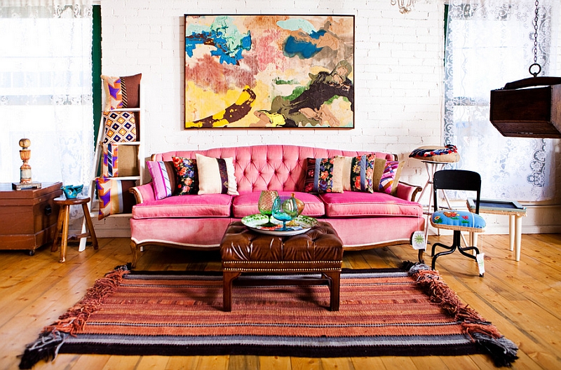 A smart compromise between the eclectic and the Bohemian styles in the living room