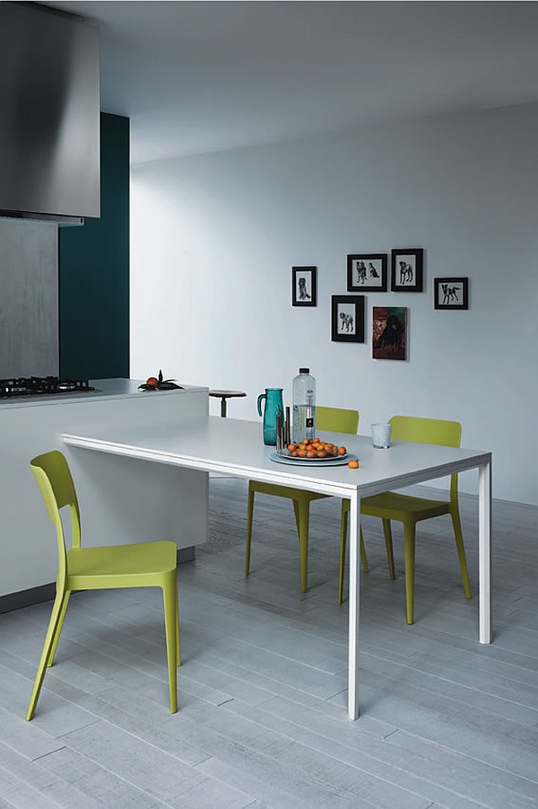 An extended dining area and breakfast nook in the kitchen