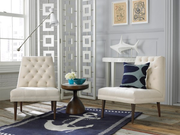 Anchor-motif rug for crisp summer style