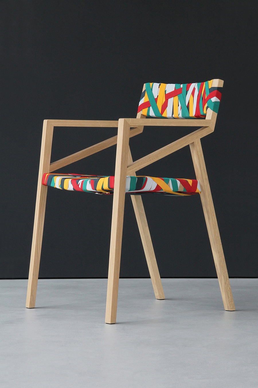 Bretelle chair Designed by Luca Martorano with Georg Muehlamm