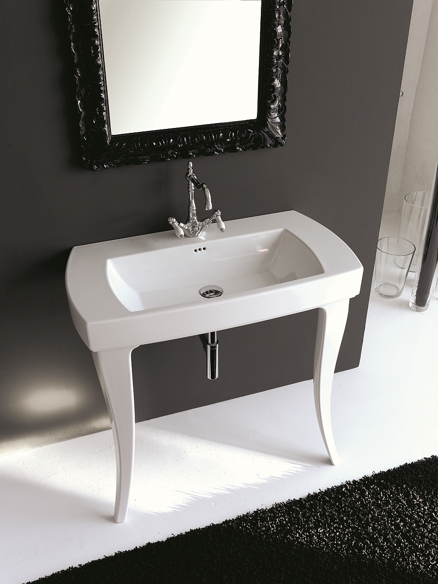 Curved legs of the washbasin evoke a classical appeal