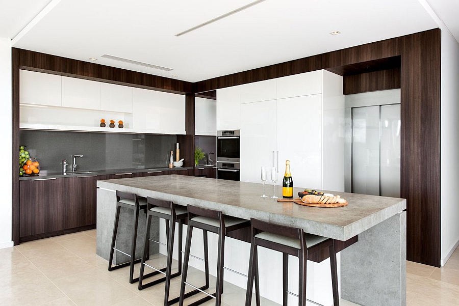 Elegant kitchen backsplash in gray