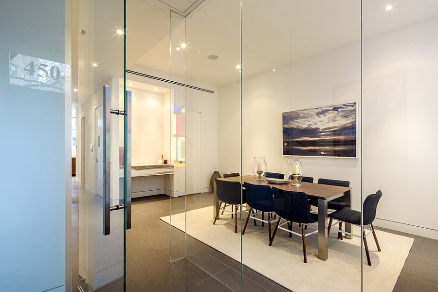 Frameless glass walls and door for the large dining room