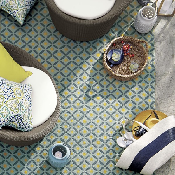 Geo indoor-outdoor rug