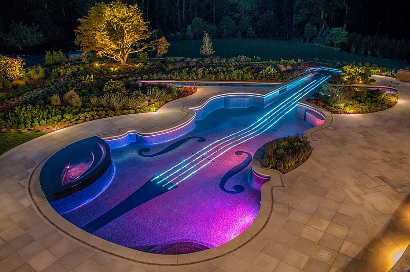 Modern swimming pool inspired by the violin