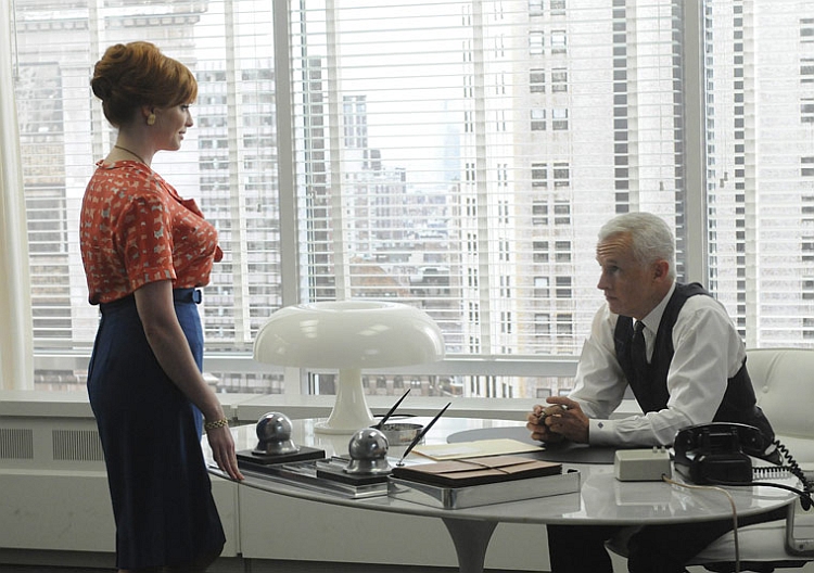 Nesso Stars along with Roger Sterling on Mad Men!