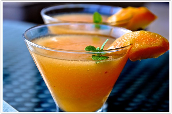 Peach margaritas for a refreshing touch