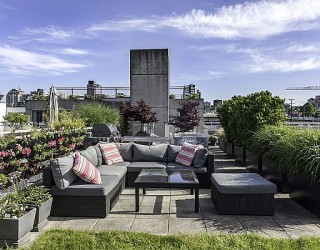 Classy Customized Penthouse In Vancouver Offers A Relaxed Urban Retreat