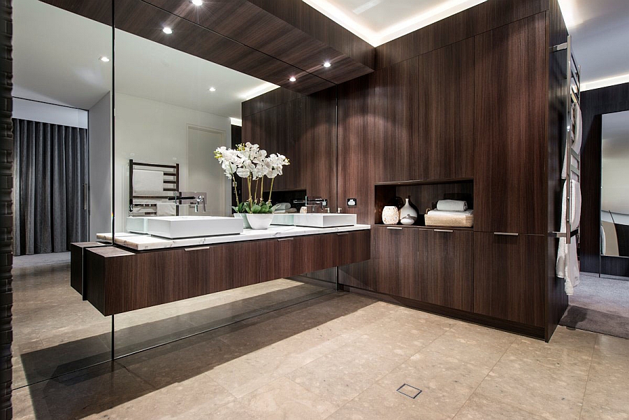 Wood adds warmth to the sizzling contemporary bath