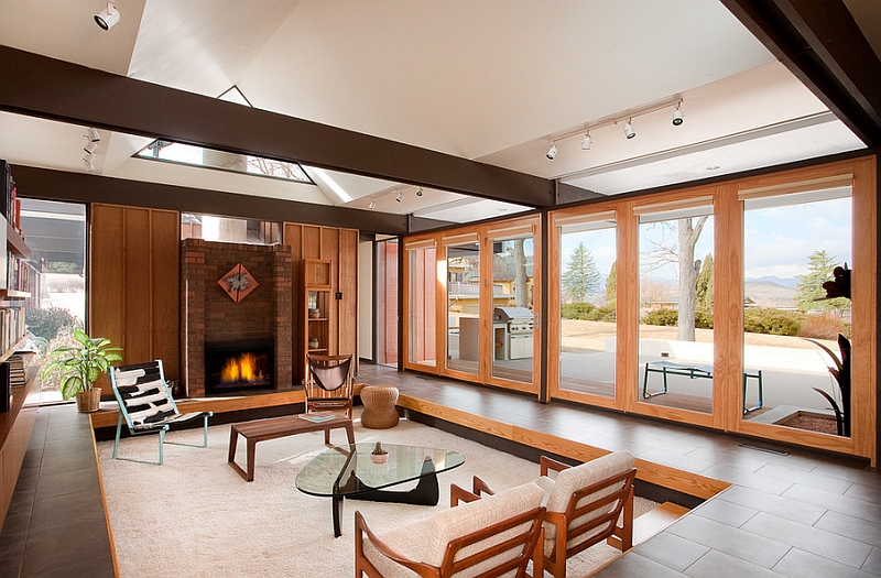 Beautiful sunken living room with unabated views of the outdoors