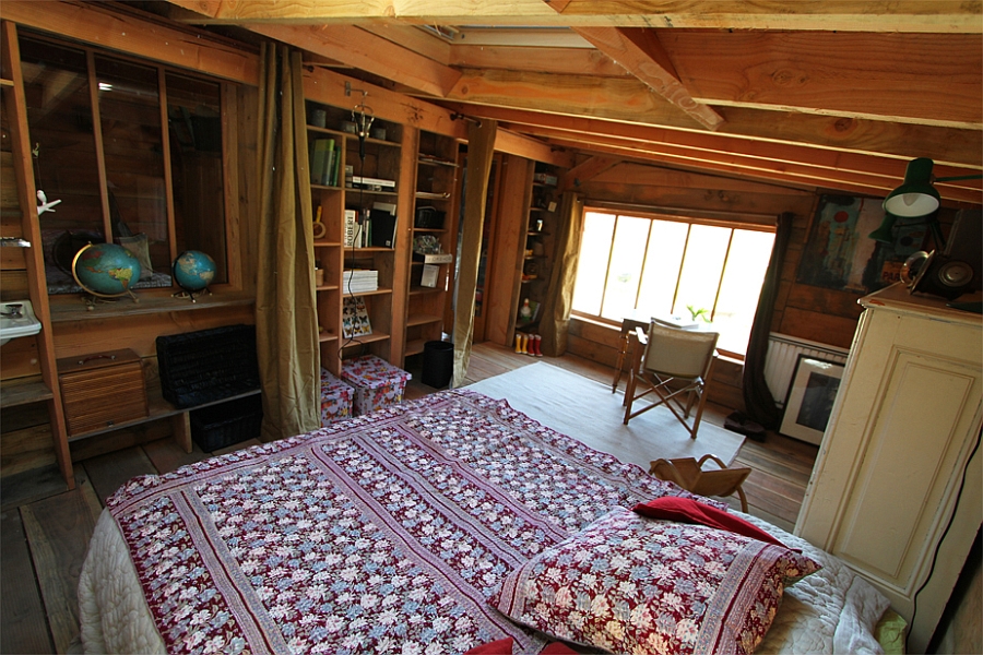 Bedroom of the elegant Normandy cabin