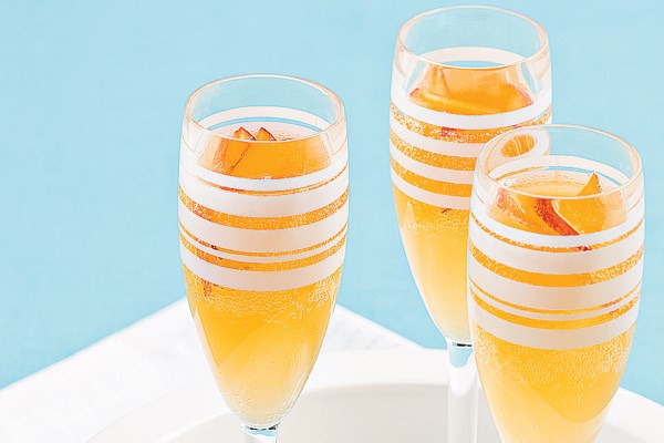 Champagne bellinis