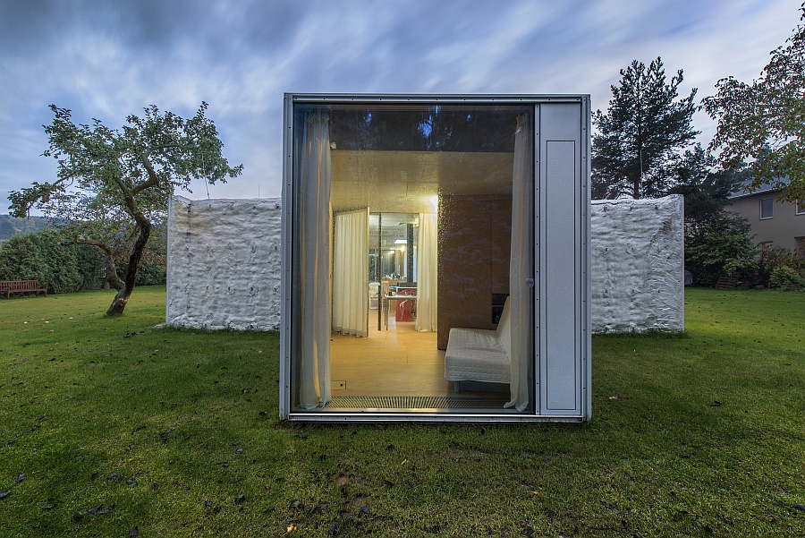 Closer look at one of the wings of the Chameleon House