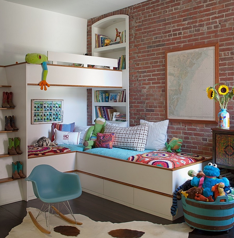 Creative corner bunk bed in the kids' room saves up on ample space