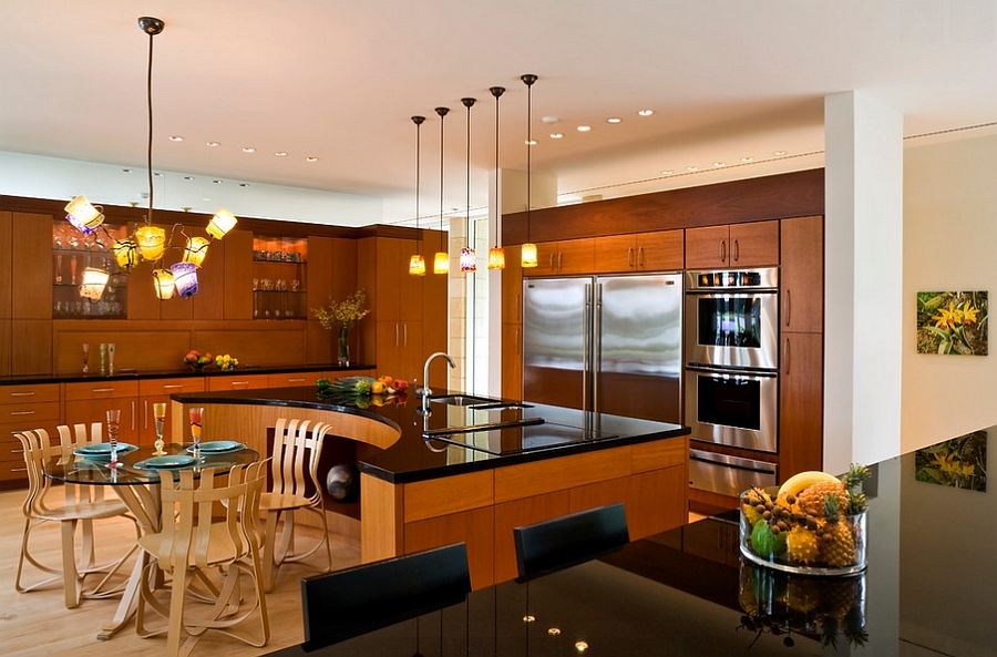 Custom-crafted kitchen island adds to the visual appeal of the space [Design: Jennifer Stone Interior Design]