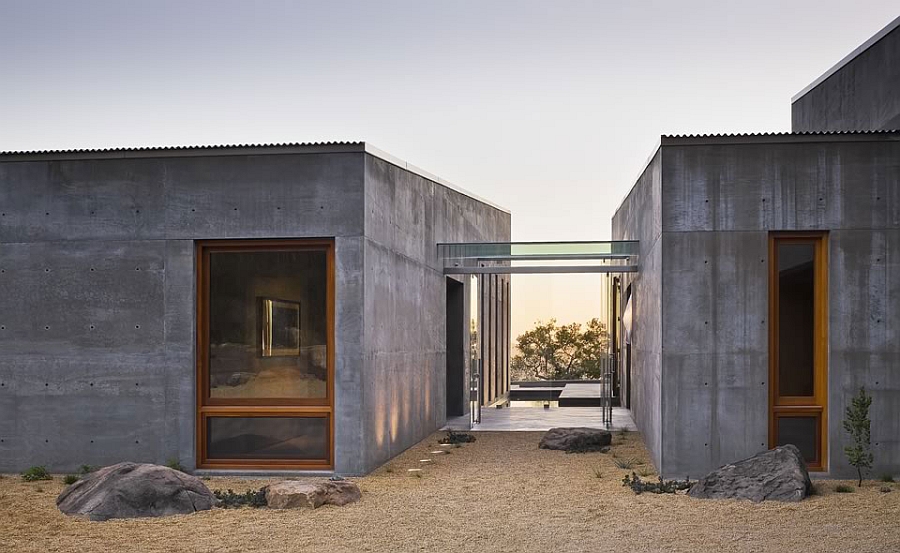 Elegant contemporary home with an exposed concrete exterior