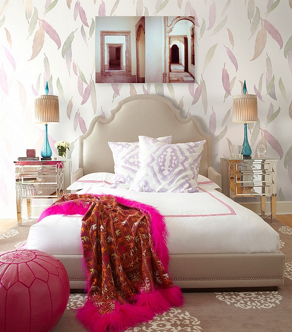 Elegant feather wallpaper for the chic girls' bedroom