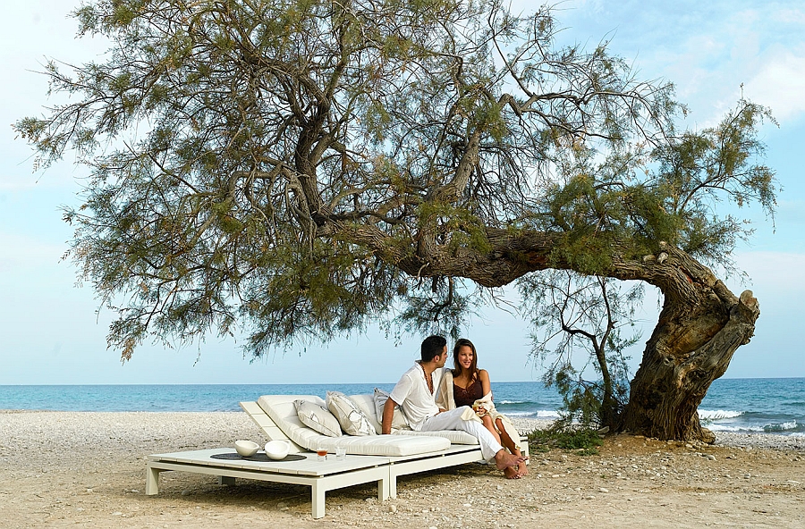 Fabulous daybed from the Kos teak Collection