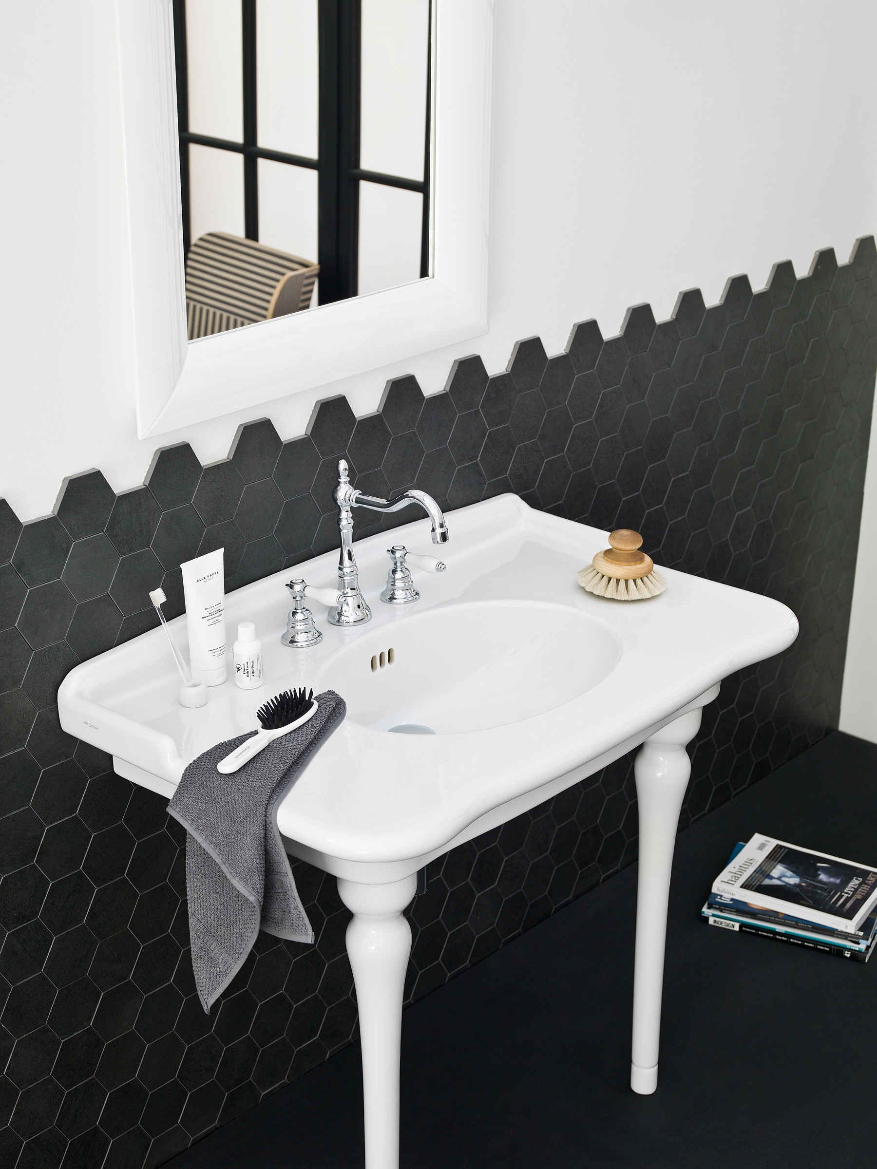 Give your contemporary bath an art deco appeal with the Hermitage lineup