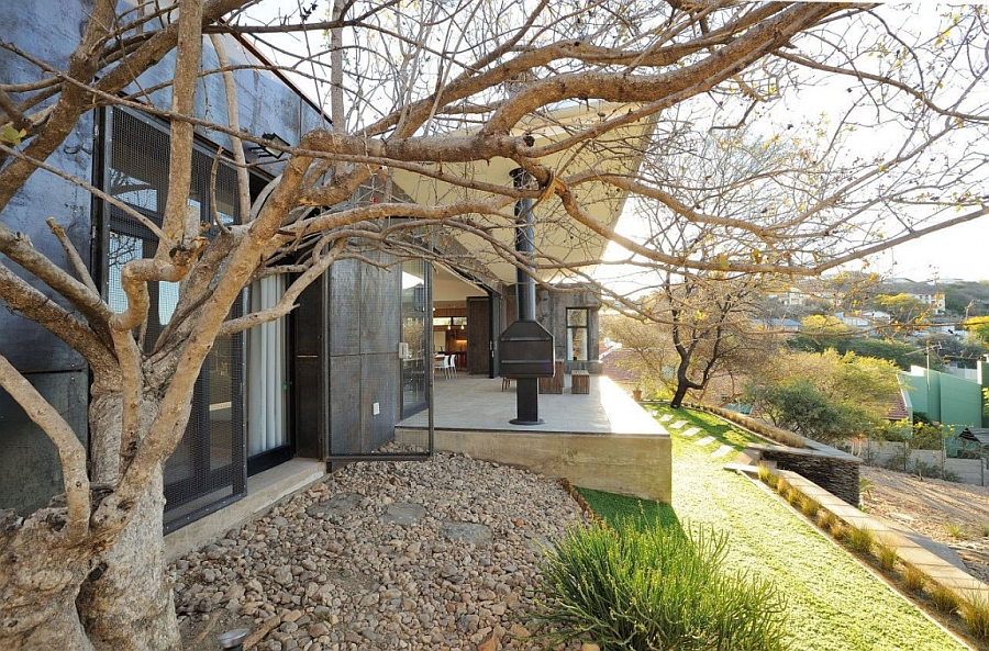 Gorgeous African home with a dynamic exterior and lovely views