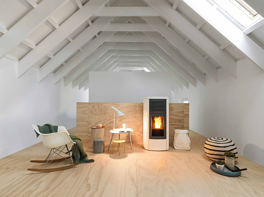 Lovely Pellet-burning stove with a steel structure and a  front panel in ceramic