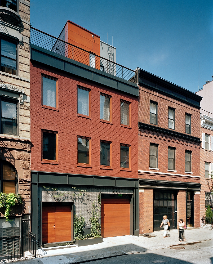 Old Coal Garage Turned Into A Posh NYC Townhouse, Modern Renovation