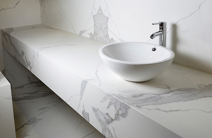 Neolith Estatuario Finish in the spa-like contemporary bath