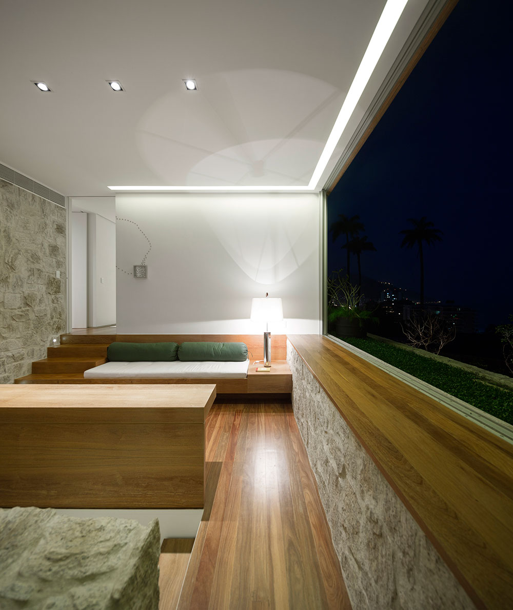 Semi-minimal interiors complement the luxurious exterior perfectly