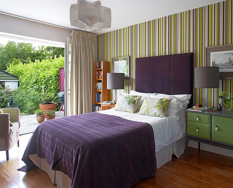 Smart color combination gives the contemporary bedroom in Dublin a refreshing serene vibe