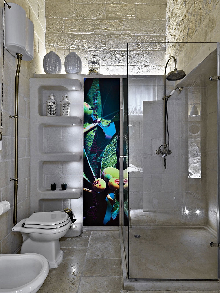 Smart way to add pops of color in the bathroom