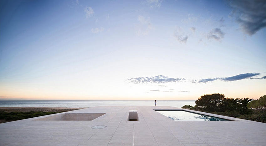 Stunning and minimal House of the Inifinite looks over the mighty Atlantic