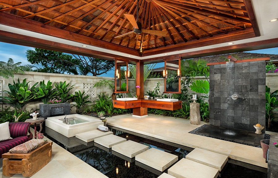 Stunning tropical bathroom in Hawaii that is all about the outdoors!