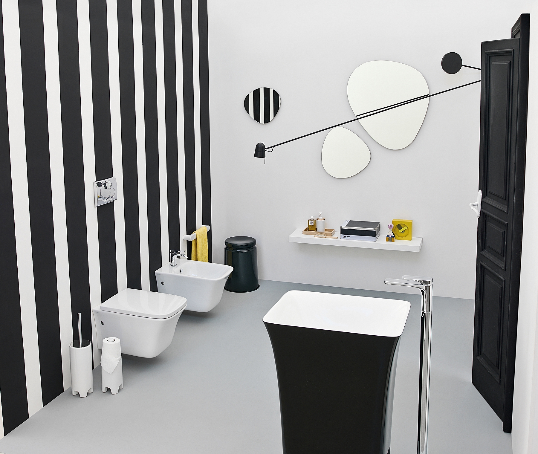 The Artceram Cow collection adds black magic to your art deco bathroom!