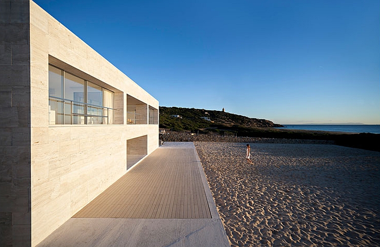 The infinite styled platform offers a seamless transition from the beach into the house