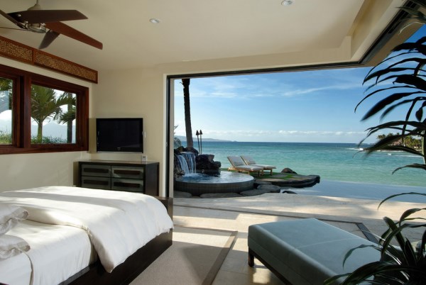 10 Tranquil Rooms With An Ocean View   Understated Tropical Bedroom 