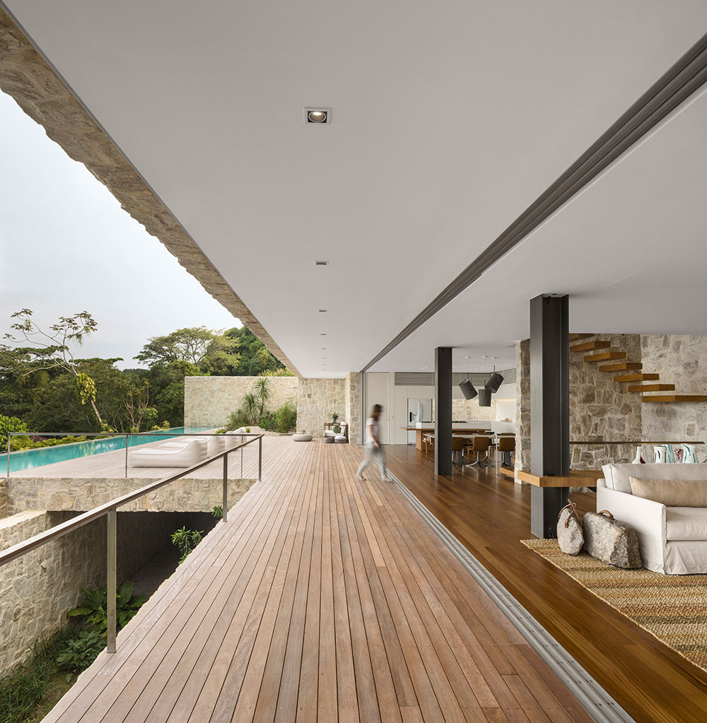 Wonderful living area offers seamlessl indoor-outdoor connectivity