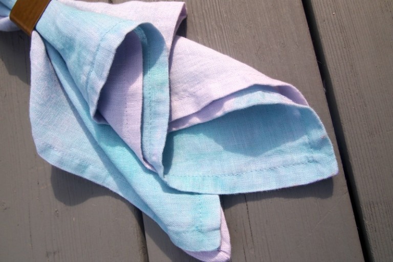 DIY PaintDipped Napkins Bring Color To The Table!